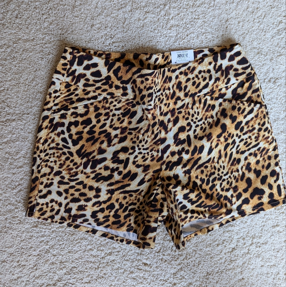 INC Women's High Waist/Curvy Cheetah Print Shorts NWT